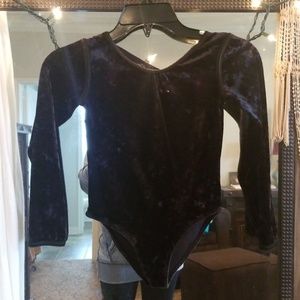 Black velvet long sleeve leo